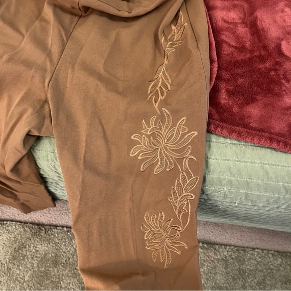 boho embroidered trousers - Picture 2 of 4